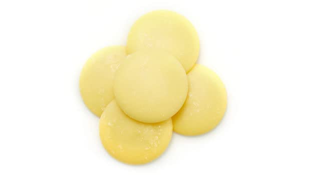 Yupik Organic Cocoa Butter Wafers, 2.2 lb (35.2 oz), Vegan, Gluten-Free, GMO-Free, Dairy-Free, Kosher, Pure Cocoa Butter, No Additives, Melts Smoothly, Ideal for Baking, Snacking, Molding & Topping