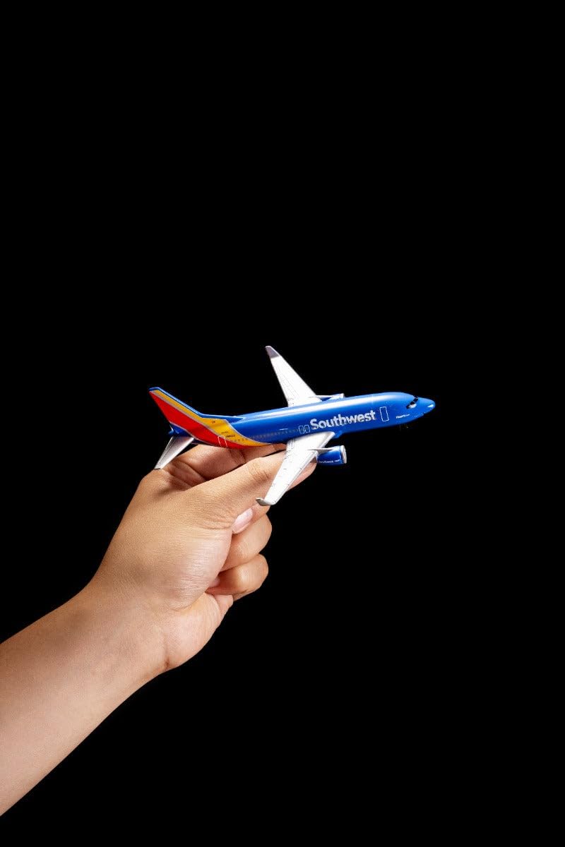 Daron Toy Airplane – Delta Air Lines Airbus A350 – Die-Cast Metal Model Airplane Toy with Plastic Parts for Kids Ages 3+