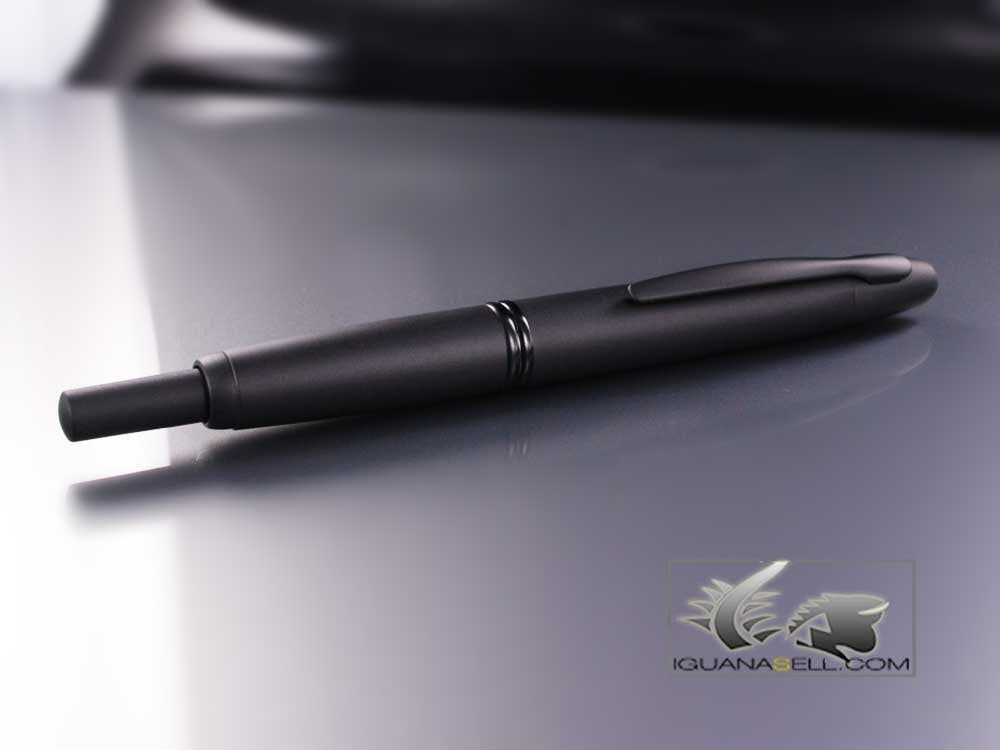 PILOT Vanishing Point Collection Refillable & Retractable Fountain Pen, Black Carbonesque Barrel with Rhodium Accents, Blue Ink, Medium Nib (60246)