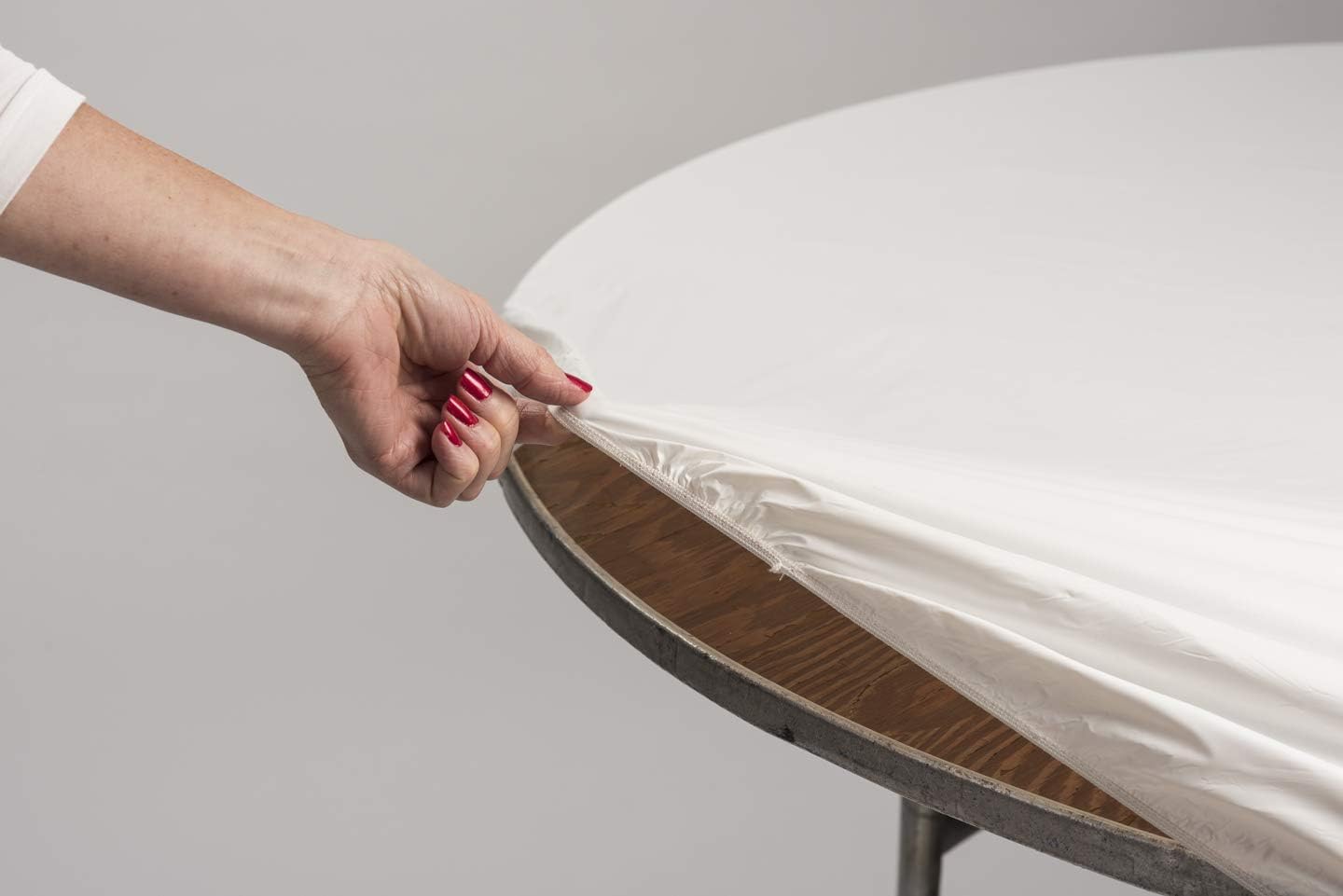 Kwik-Covers 60" Round Fitted Plastic Table Covers, 5 Pack (Black)