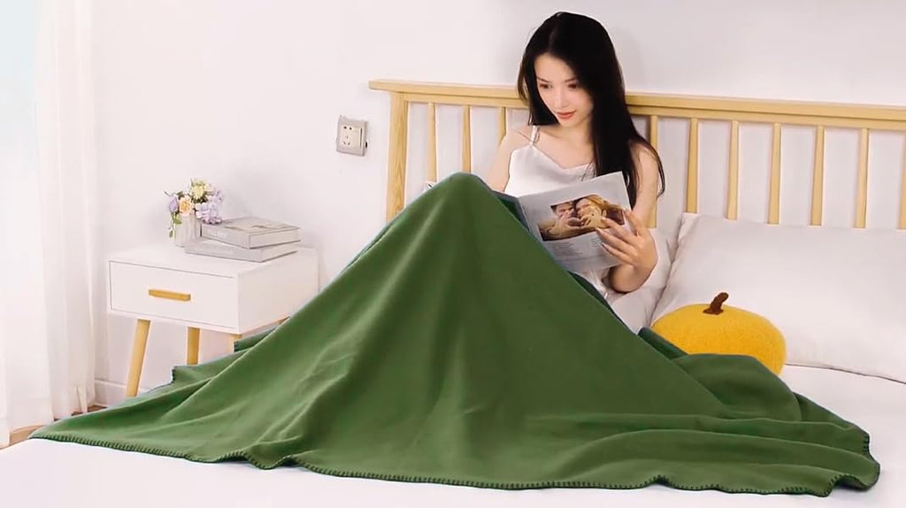 50x60 Throw Blankets, Ultra Soft Hypoallergenic Fleece Fall Throw Blanket for Livingroom, Couch, Chair, Bed, Red, Valentine's Day Throw