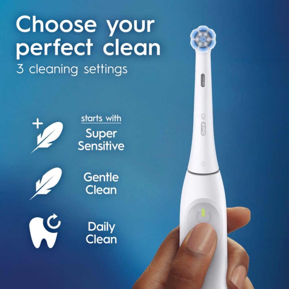 Oral-B Rechargeable Electric Toothbrush, iO2 Starter Kit, 3 Cleaning Modes, Automatic Pressure Sensor to Protect Gums, 2 Brush Heads, Forest Green