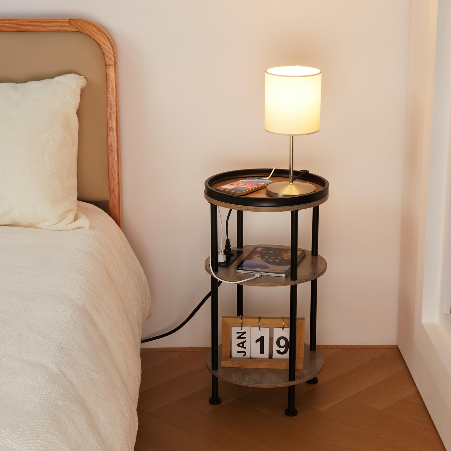 Small Round Side Table with Charging Station for Small Spaces, 3-Tier Accent Table with USB Ports & Power Outlets, Sofa Corner Tea Table for Living Room Nightstand Bedroom Apartment (Black)