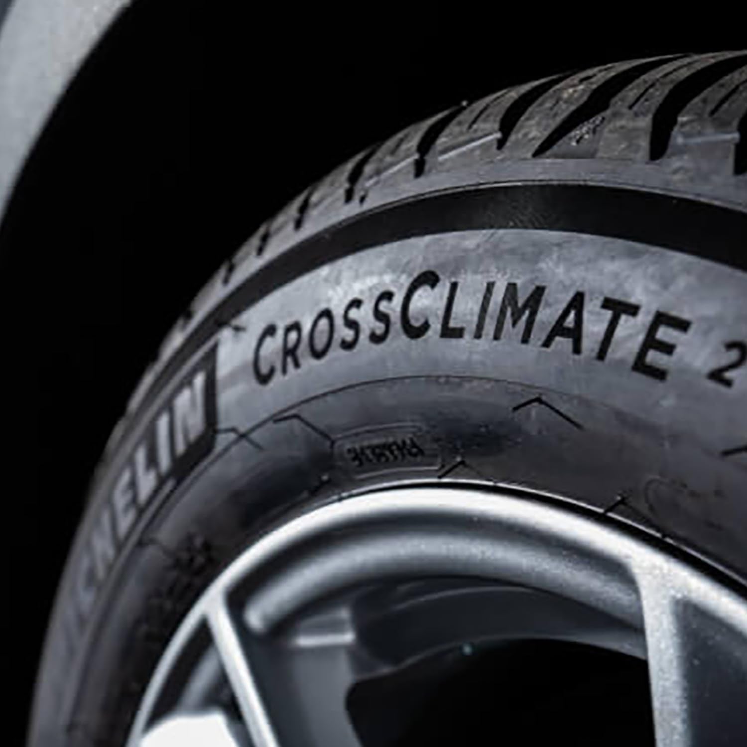 MICHELIN CROSSCLIMATE2 A/W 255/40R19 100V XL (Set of 1 Tire Only)