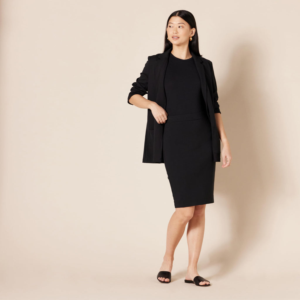 Amazon Essentials Women's Ponte Pull-On Fitted Pencil Skirt, Business Casual, Everyday Wear