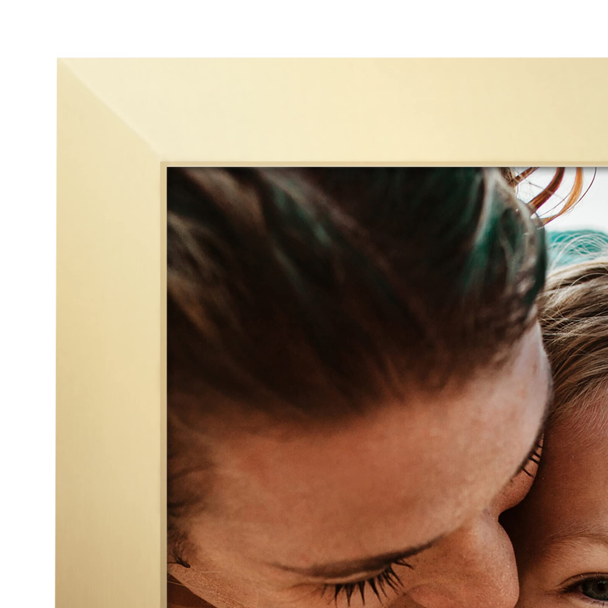 Americanflat Hinged 4x6 Picture Frame with Shatter-Resistant Glass - Double Picture Frames with Engineered Wood - Signature Collection - Photo Frame for Tabletop Display - Black