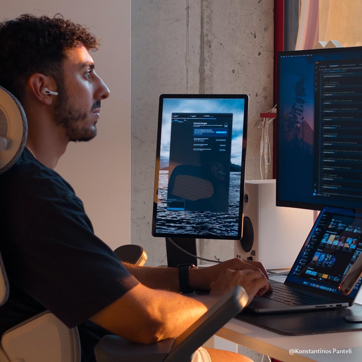 SOTSU FlipAction Pro 16" Gen2 Premium Portable Monitor | Super Compact | Pivot Rotate | 2560x1600 DCI P3 | 120Hz | 400 Nits | Full Metal CNC | Perfect Match for Mac and Windows (Metallic Gray)