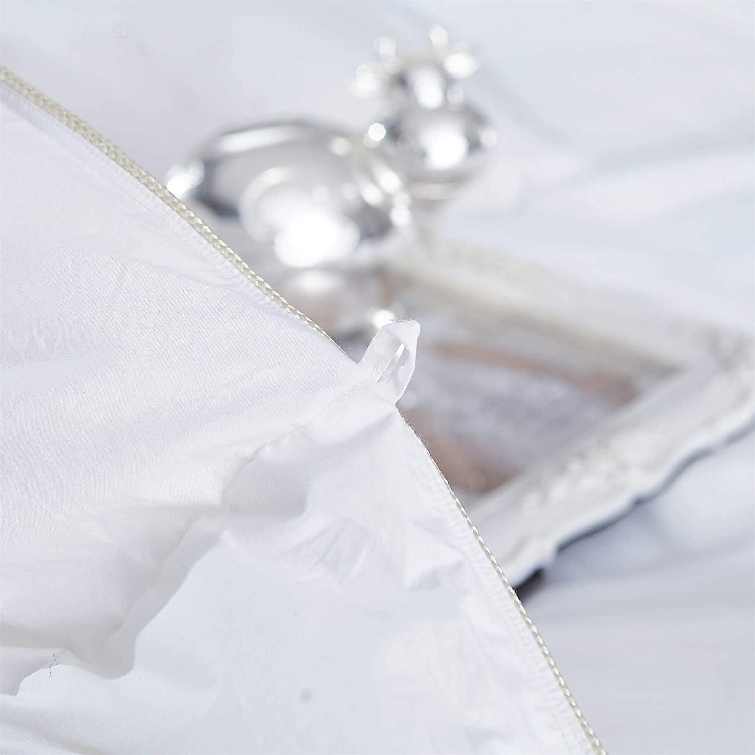 Luxurious All-Season Luxury Siberian Goose Down Pinch Pleated Comforter Duvet Insert 1200 Thread Count 120 X 98 inches, 100% Egyptian Cotton Down Feather Comforter (Palatial King, White)