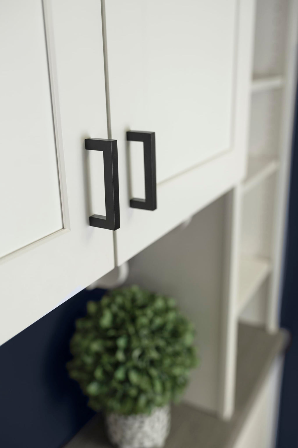 Hickory Hardware Solid Core Kitchen Cabinet Pulls, Luxury Cabinet Handles, Hardware for Doors & Dresser Drawers, 3 Inch Hole Center, Brushed Golden Brass, Skylight Collection (Pack of 1)