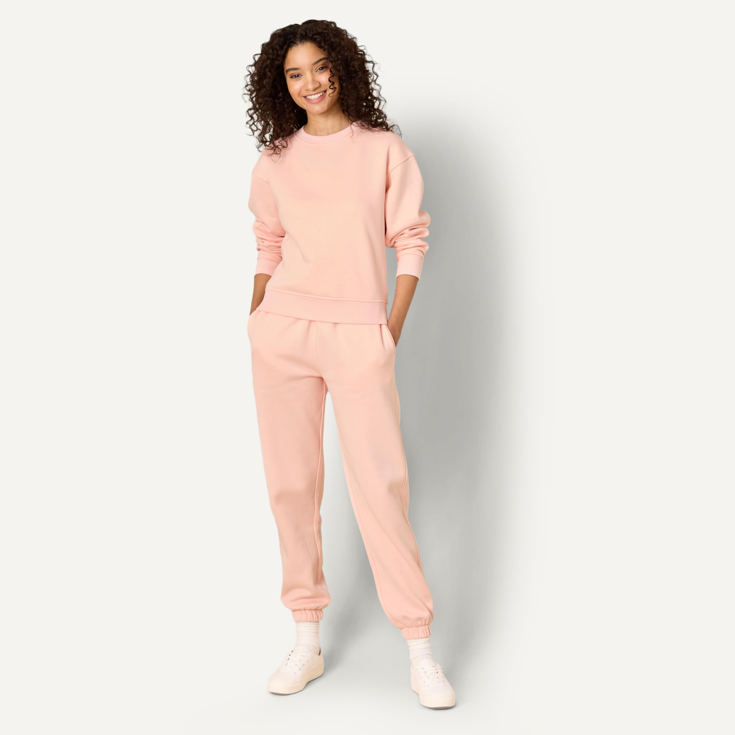 Amazon Essentials x Sofia Grainge Women's Relaxed Fit Boxy Drop Shoulder Crewneck Sweatshirt