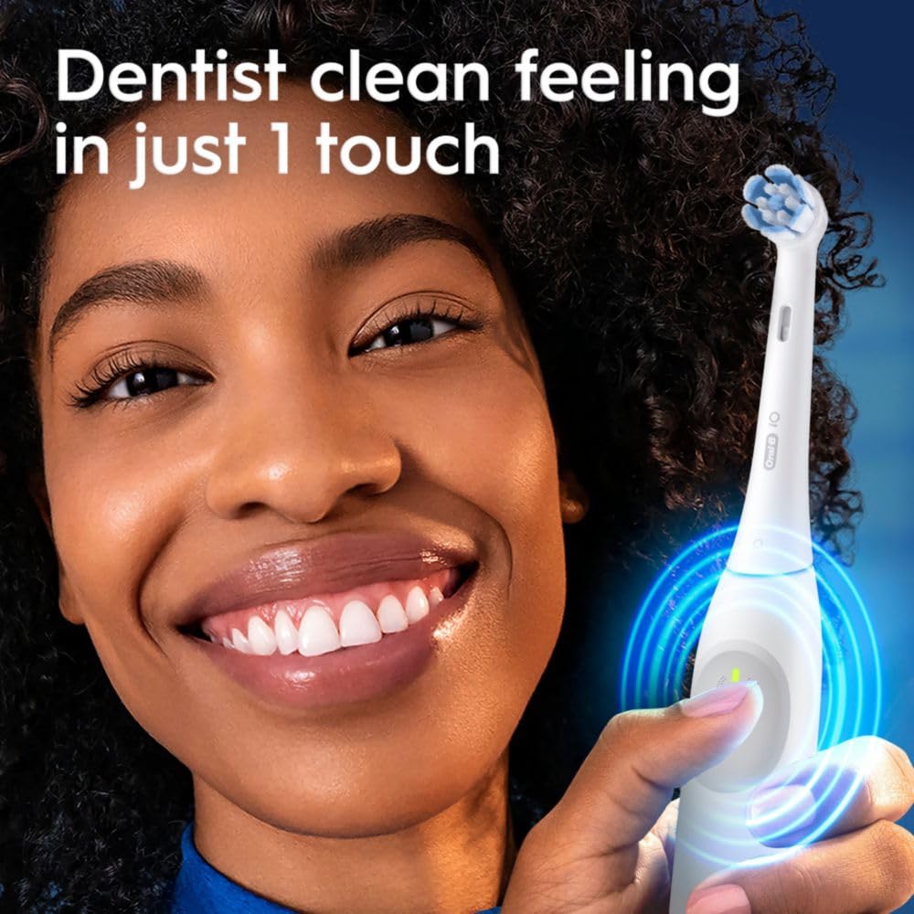Oral-B Rechargeable Electric Toothbrush, iO2 Starter Kit, 3 Cleaning Modes, Automatic Pressure Sensor to Protect Gums, 2 Brush Heads, Forest Green