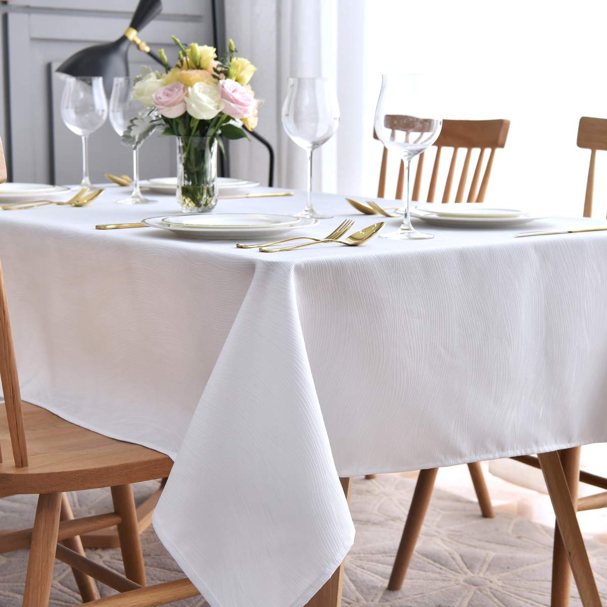 maxmill Jacquard Cloth Napkin 20 x 20 Inch Swirl Pattern Solid Washable Polyester Dinner Napkins Set of 4 Pieces with Hemmed Edges for Family Holiday Dinners Weddings Parties and Banquets Beige