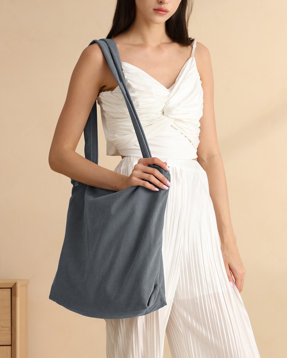 Iioscre Corduroy Tote Bag for Women,Hobo HandBags with Zipper,Large Capacity Casual Shoulder Handbags with Inner Pockets