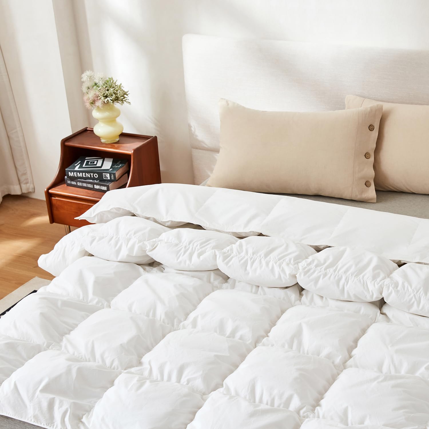 C&W Twin/Twin XL Down Comforter All Season, 750 Fill Power, Duvet Insert, 30oz Fill Weight, 100% Cotton Shell, Noiseless, Breathable, Lightweight, Machine Washable, Baffle Box, White (68"x90")