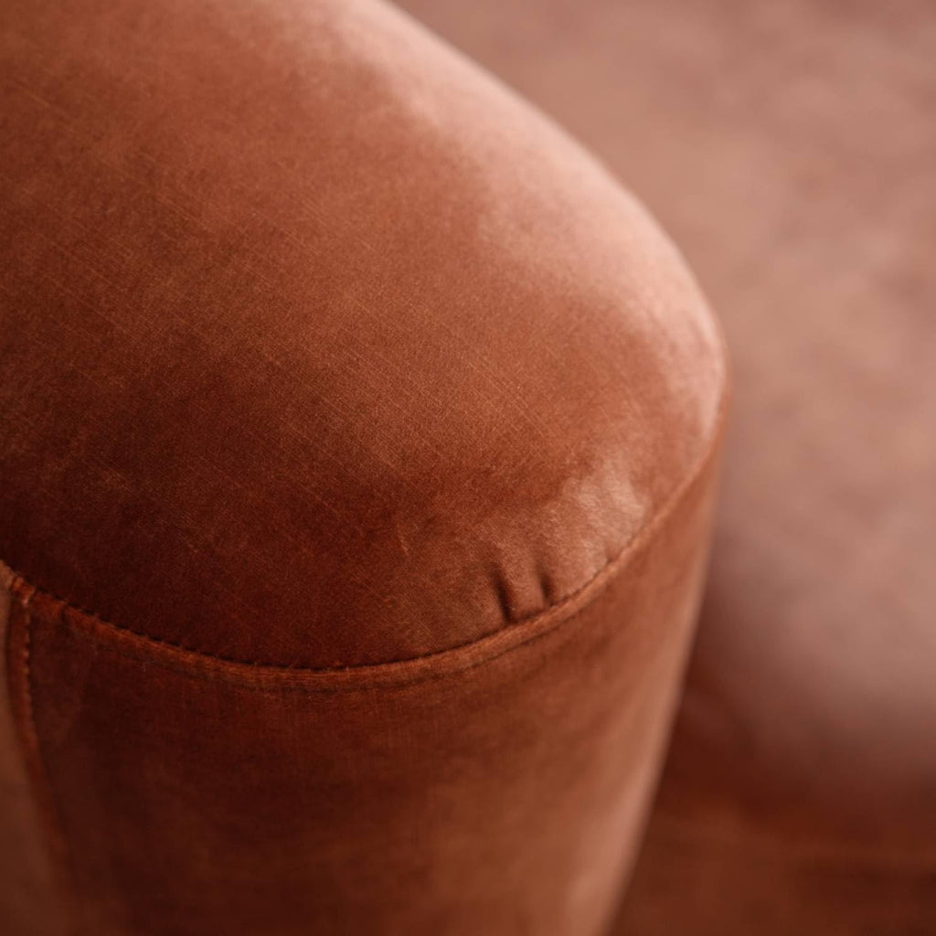 Acanva Luxury Modern Tight Curved Back Velvet Sofa, Minimalist Style Comfy Couch for Living Room Apartment Reception Space, Cream Single Chair