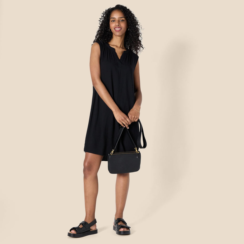Amazon Essentials Women's Sleeveless Woven A-line V Neck Shift Dress