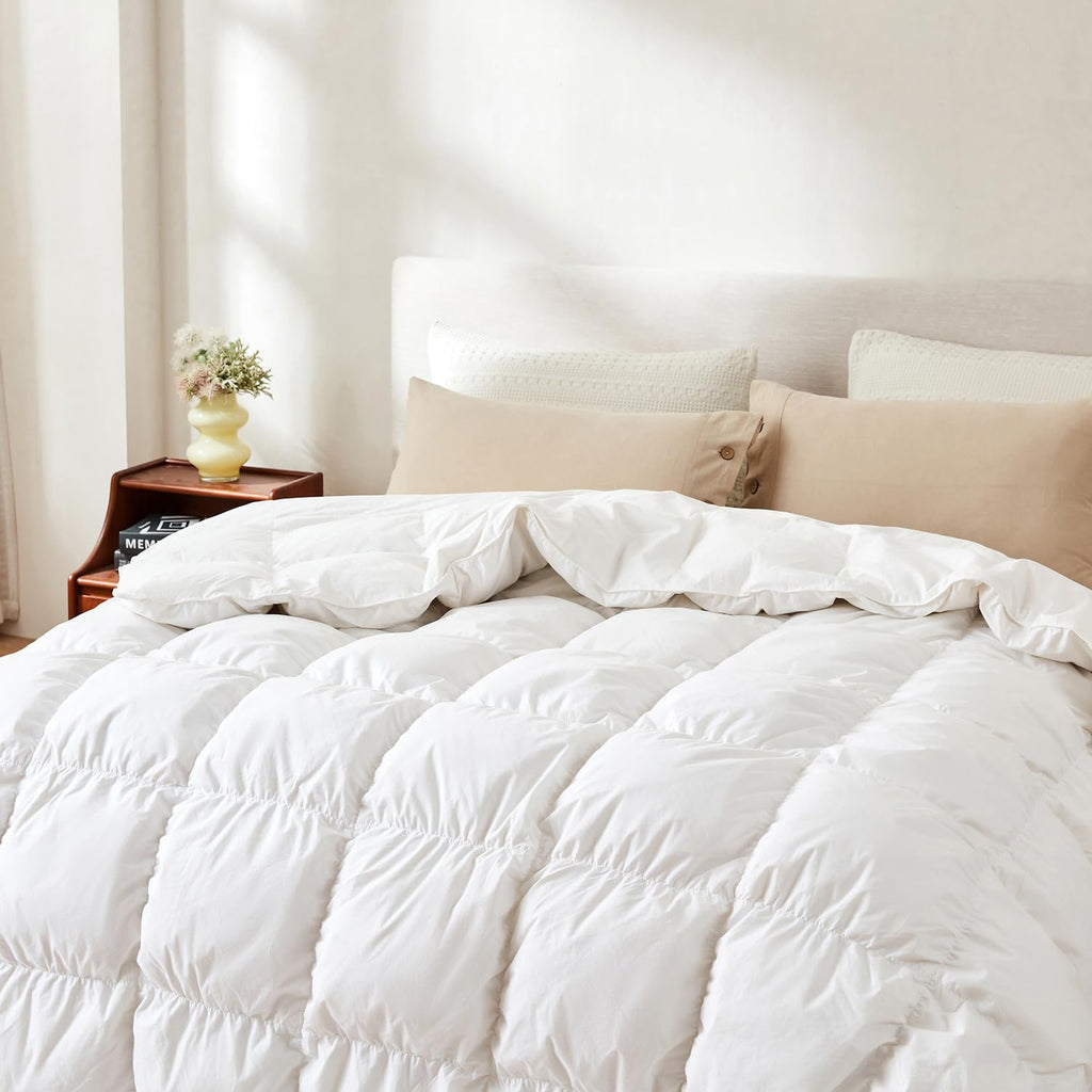 C&W Twin/Twin XL Down Comforter All Season, 750 Fill Power, Duvet Insert, 30oz Fill Weight, 100% Cotton Shell, Noiseless, Breathable, Lightweight, Machine Washable, Baffle Box, White (68"x90")