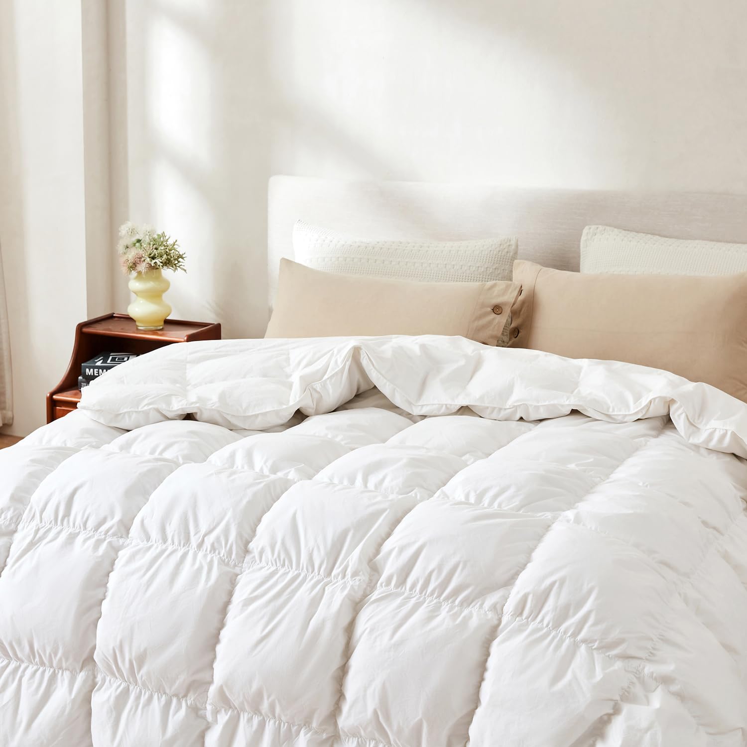 C&W Twin/Twin XL Down Comforter All Season, 750 Fill Power, Duvet Insert, 30oz Fill Weight, 100% Cotton Shell, Noiseless, Breathable, Lightweight, Machine Washable, Baffle Box, White (68"x90")