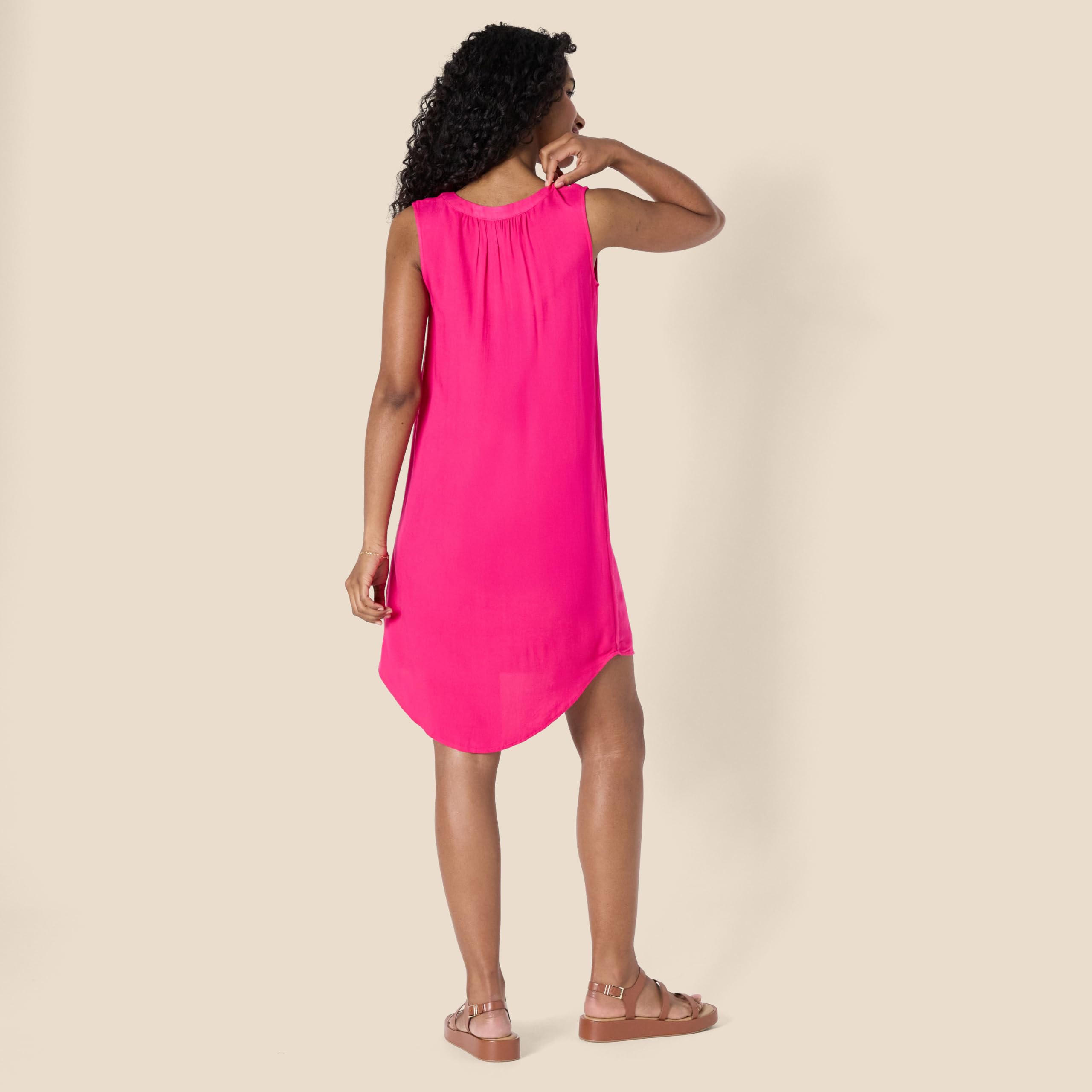 Amazon Essentials Women's Sleeveless Woven A-line V Neck Shift Dress