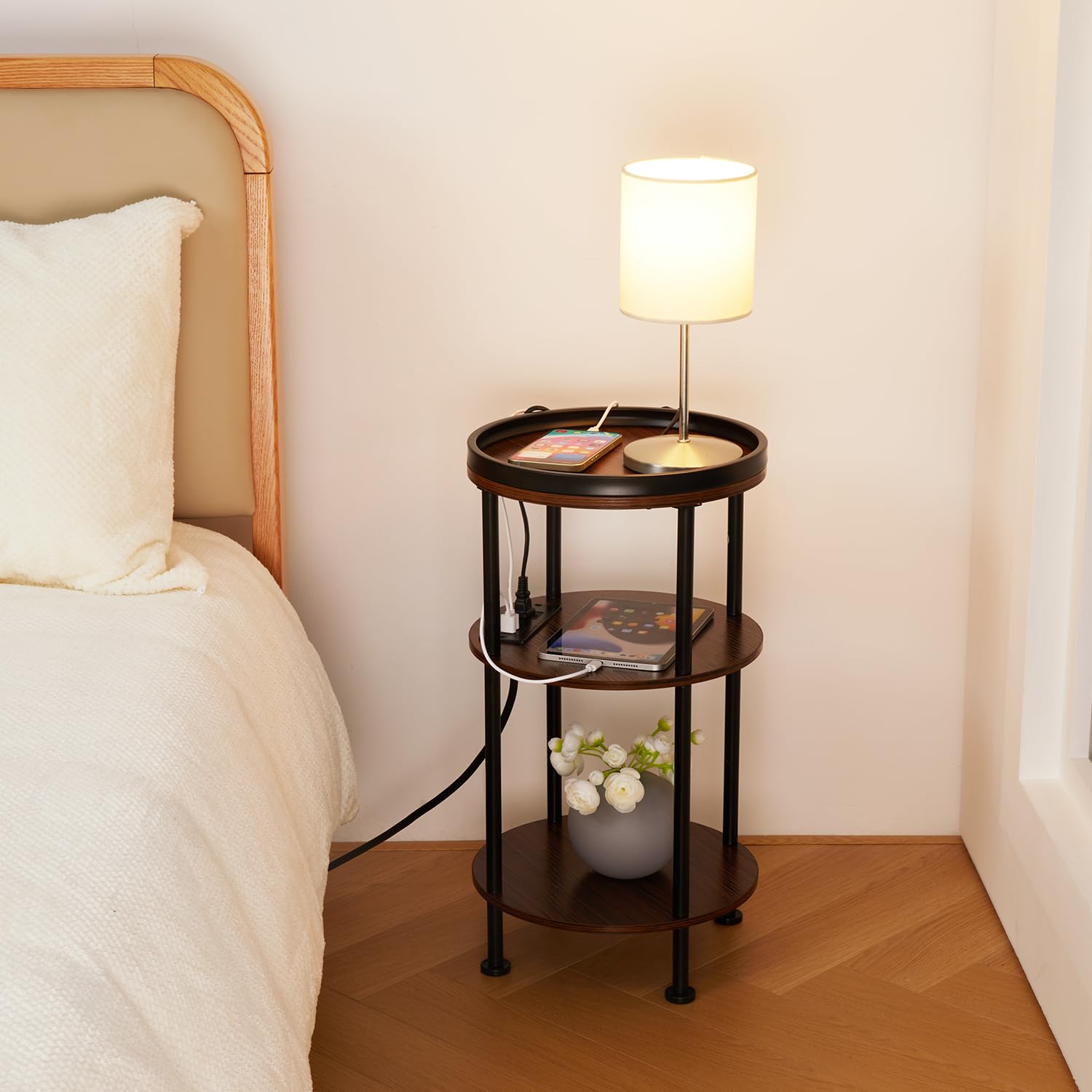 Small Round Side Table with Charging Station for Small Spaces, 3-Tier Accent Table with USB Ports & Power Outlets, Sofa Corner Tea Table for Living Room Nightstand Bedroom Apartment (Black)