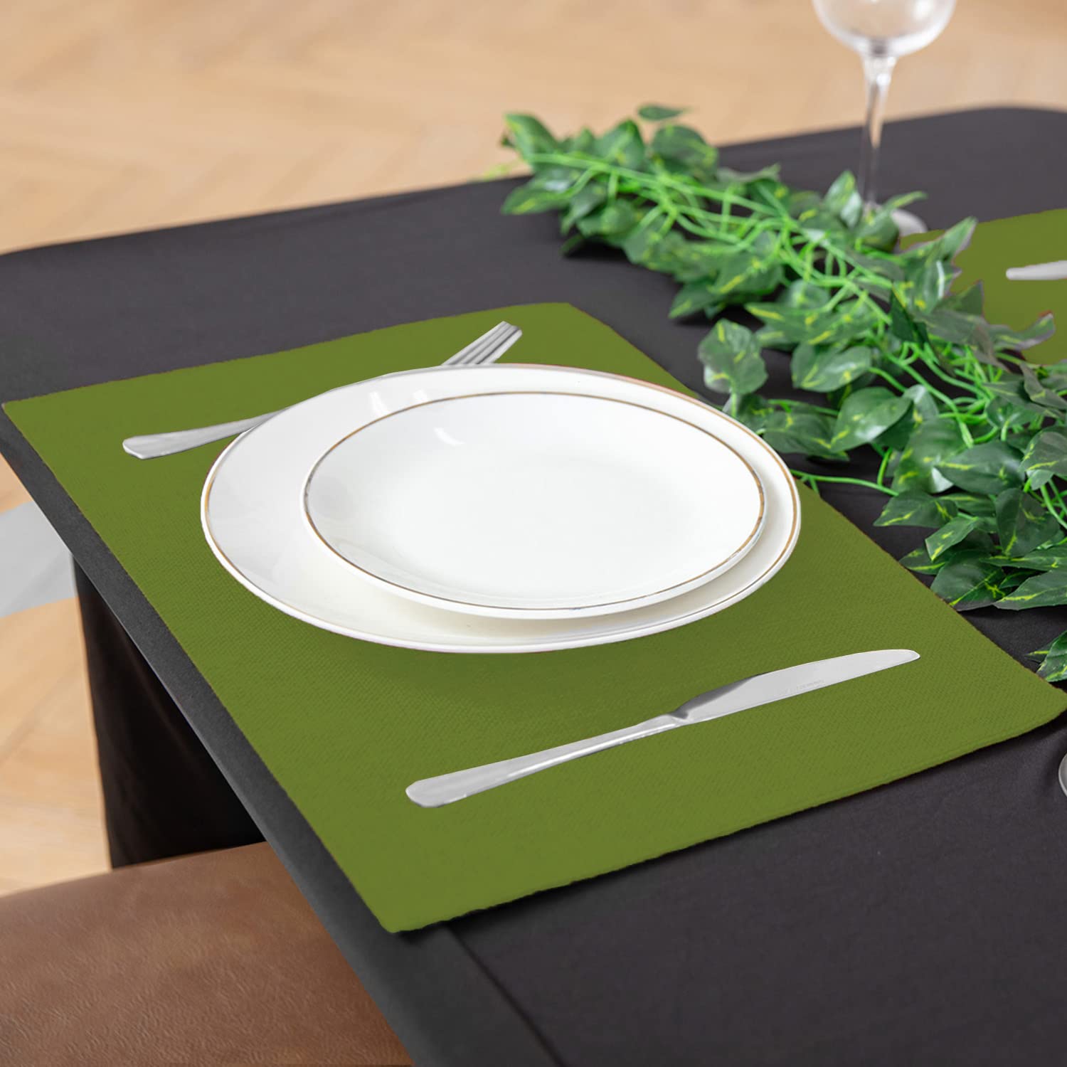 Cloth Placemats Set of 8, Linen Type Fabric Placemats Machine Washable Heat Resistant Placemats Wrinkle Free Thick Polyester Kitchen Place Mats for Dining Table (Beige)