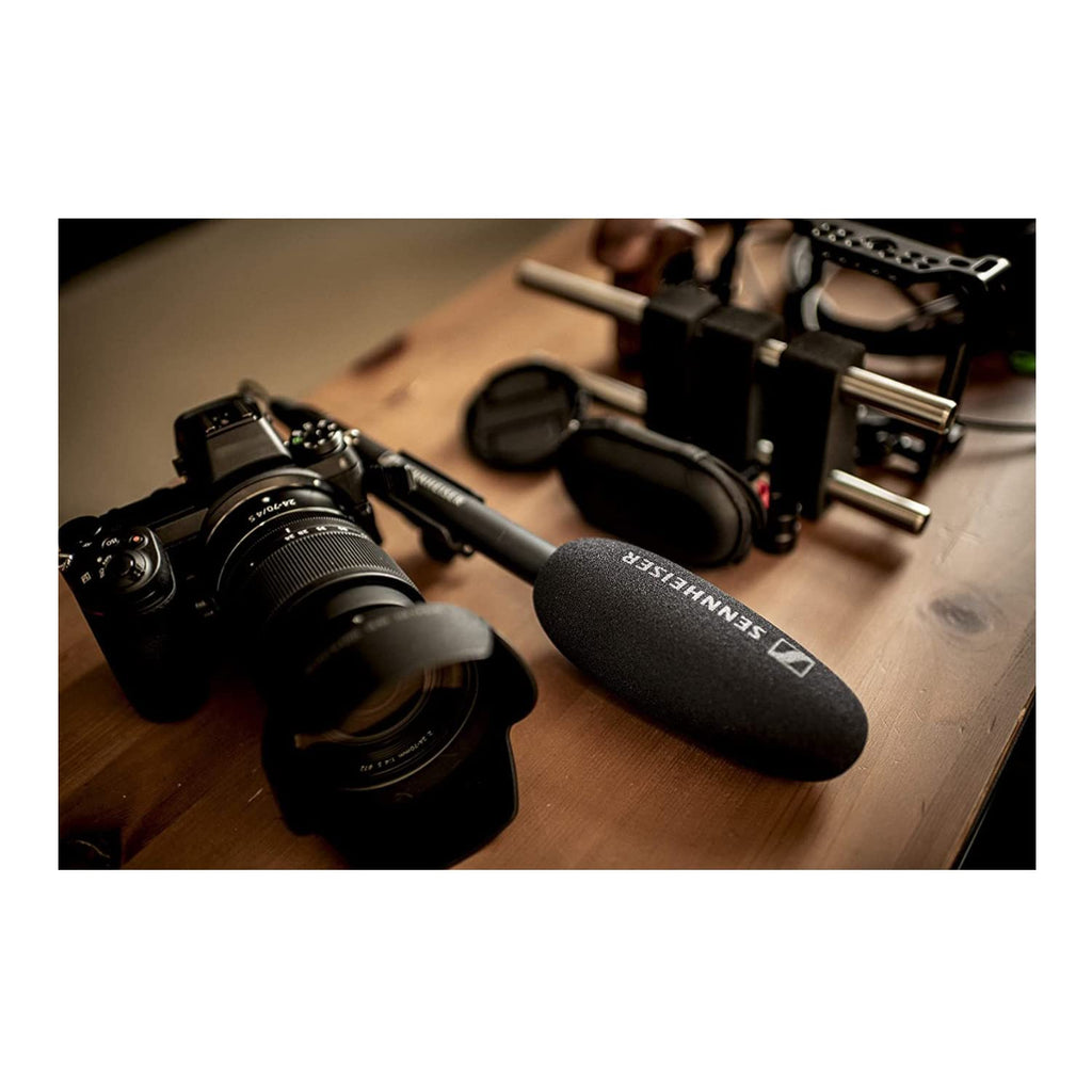 Sennheiser Pro Audio Sennheiser Professional MKE 200 + Mobile Kit, Directional On-Camera Microphone with Smartphone Clamp & Manfrotto PIXI Mini Tripod, 509256, Black