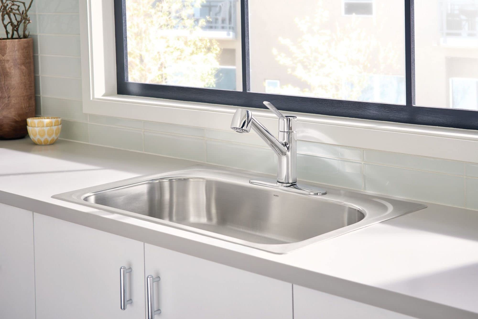 Moen Chrome Method One-Handle Pullout Modern Kitchen Faucet with Power Clean, 7585C