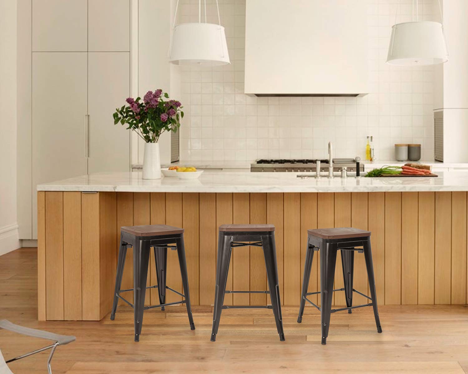 FDW Metal Bar Stools Set of 4 Counter Height Bar Stools 24 Inches Industrial Bar Chairs Patio Stool Stackable Backless Stool Indoor Outdoor Metal Kitchen Stools Bar Chairs (Black, 24")