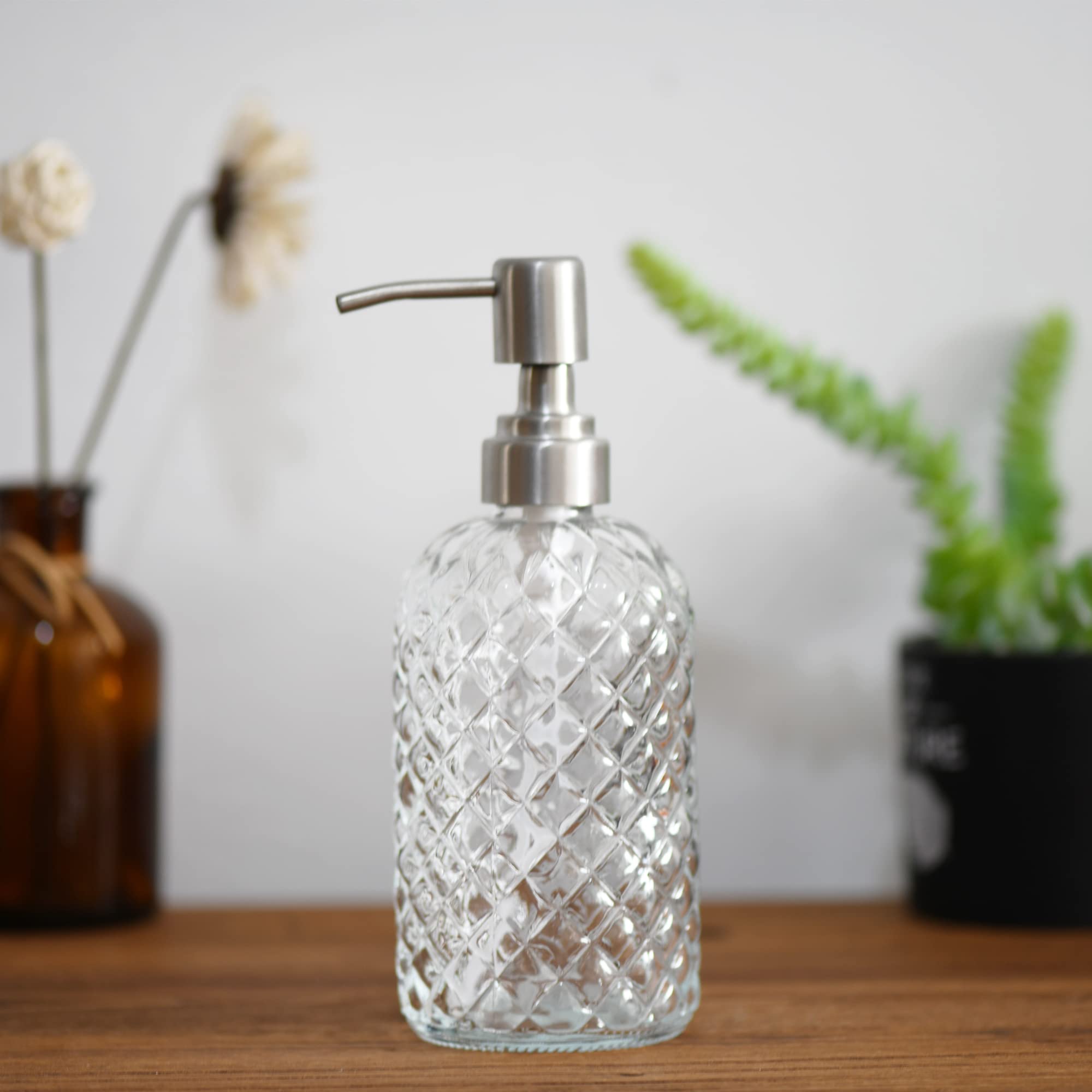 16 oz Diamond Pattern Glass Soap Dispenser, Kitchen and Bathroom Refillable Soap Dispenser with Rust Resistant Stainless Steel Pump for Hand Soap, Lotion Glass Liquid Dispenser(Amber)