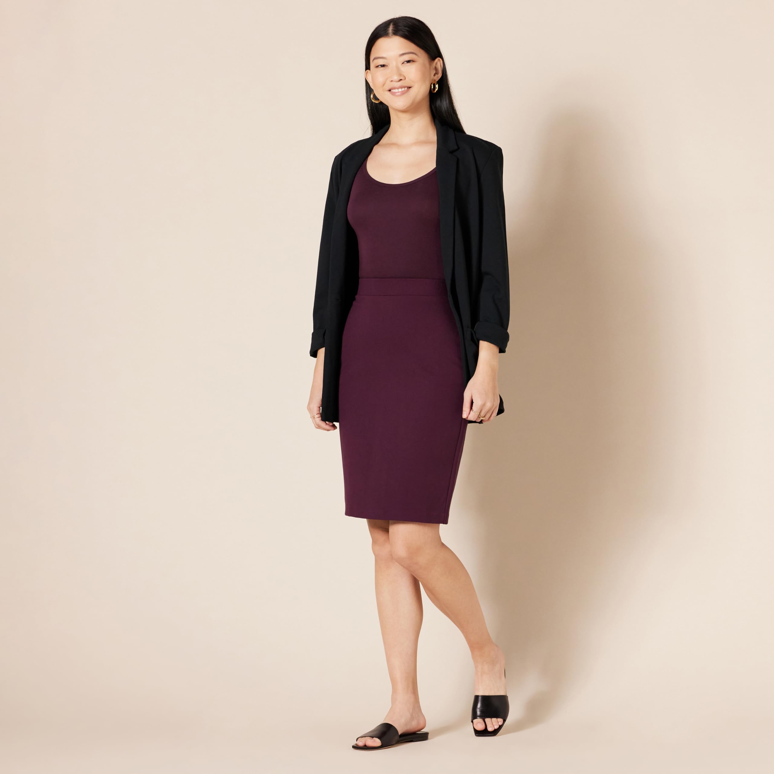 Amazon Essentials Women's Ponte Pull-On Fitted Pencil Skirt, Business Casual, Everyday Wear