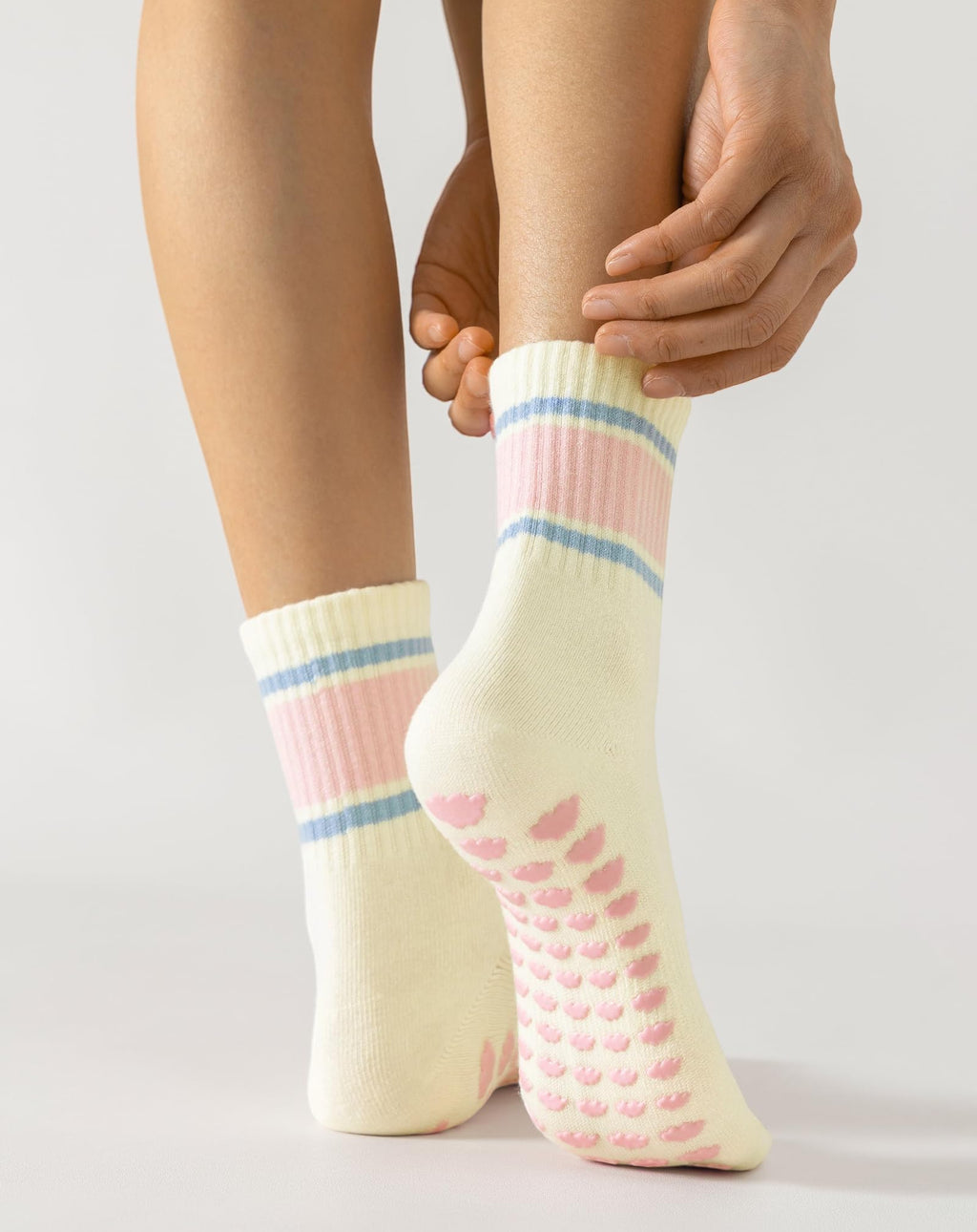 Yawlsow Pilates Grip Socks for Women Yoga Grippy Socks Cute Barre Non Skid Athletic Crew Sticky Sock Workout Hospital