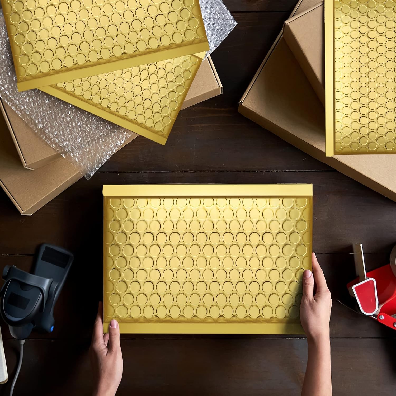 Fuxury Gold Bubble Mailers 4x8" 50 Pack, Usable Size 4X7" Strong Adhesion Metallic Bubble Envelopes,Waterproof Padded Envelopes Small Padded Mailer, Cute Packing for Jewelry, Makeup Supplie,Bulk #000