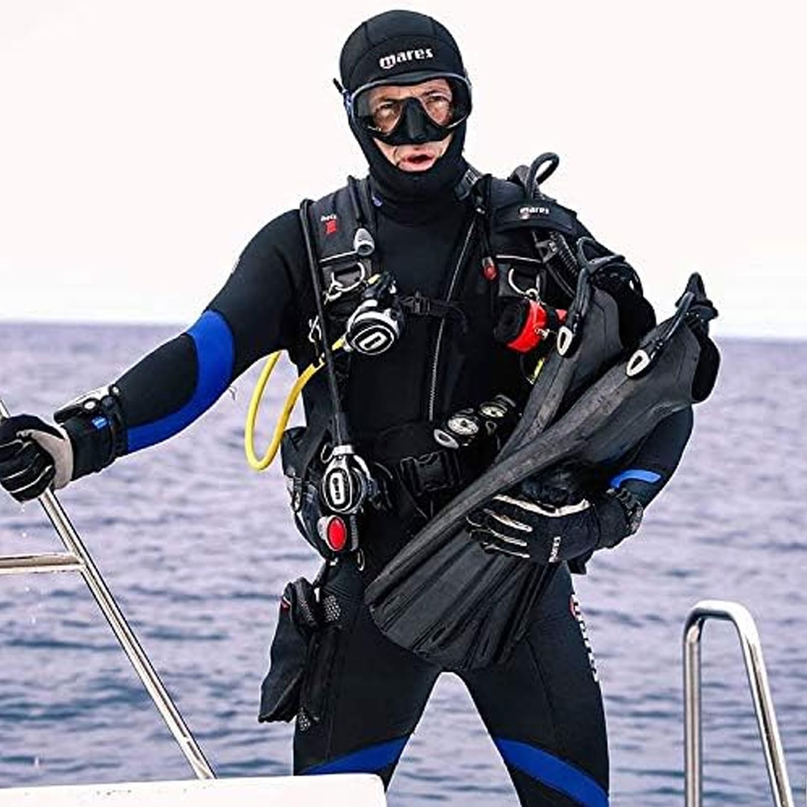 Mares Unisex Adults Avanti Quattro + Diving Fins - Durable Efficient Versatile Open-Heel Scuba Fins with Four-Channel Design & Bungee Strap