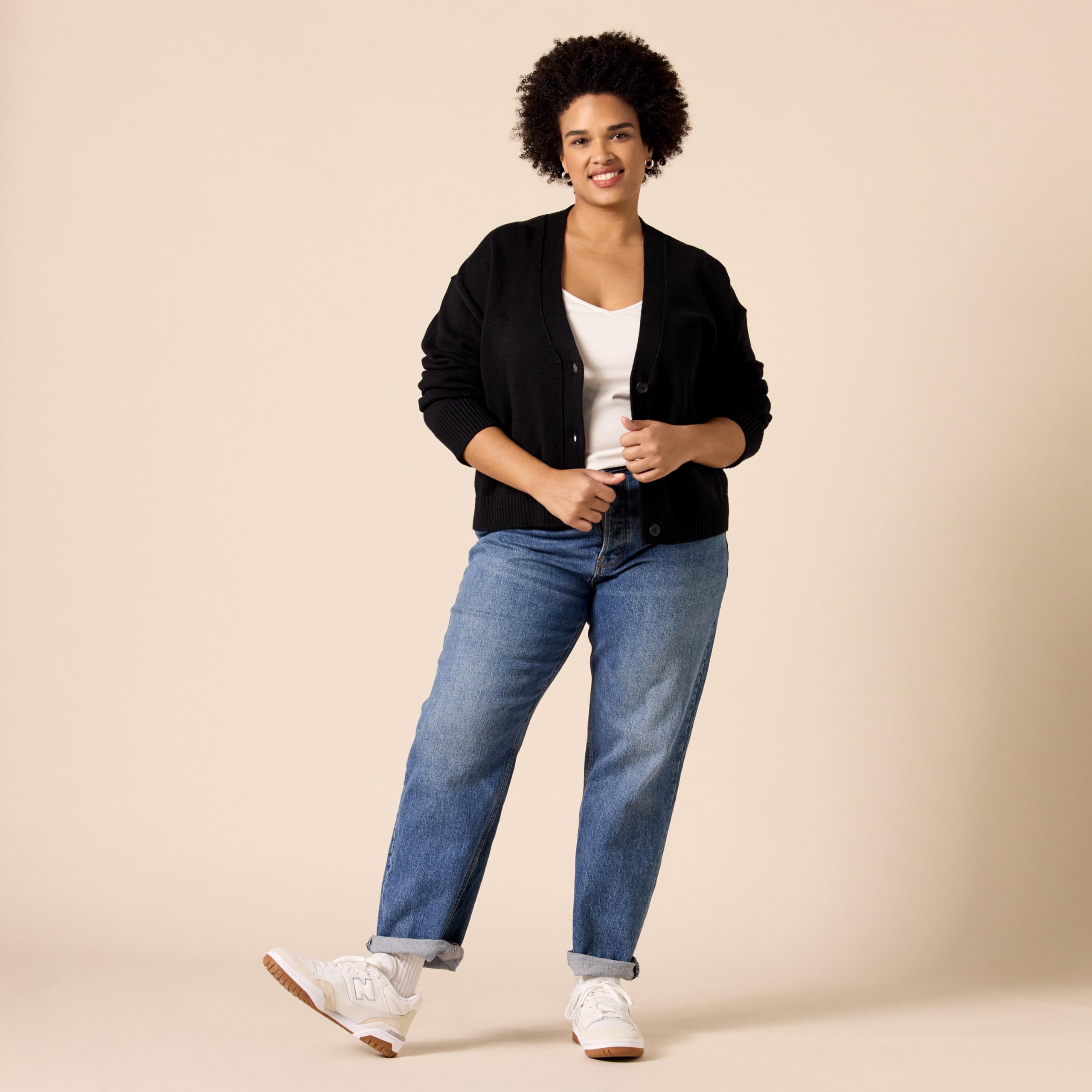 Amazon Essentials Women's Relaxed Fit Midweight Cardigan Sweater