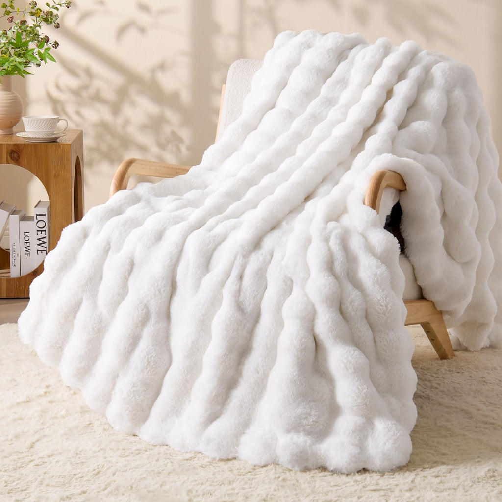 BEDELITE Faux Fur Throw Blanket, Soft Cozy Plush Dark Grey Bubble Blanket for Couch Sofa Bedroom Living Room Decor - 870GSM Thick Warm Fuzzy Fluffy Faux Rabbit Fur Blanket, 50x60 Inches
