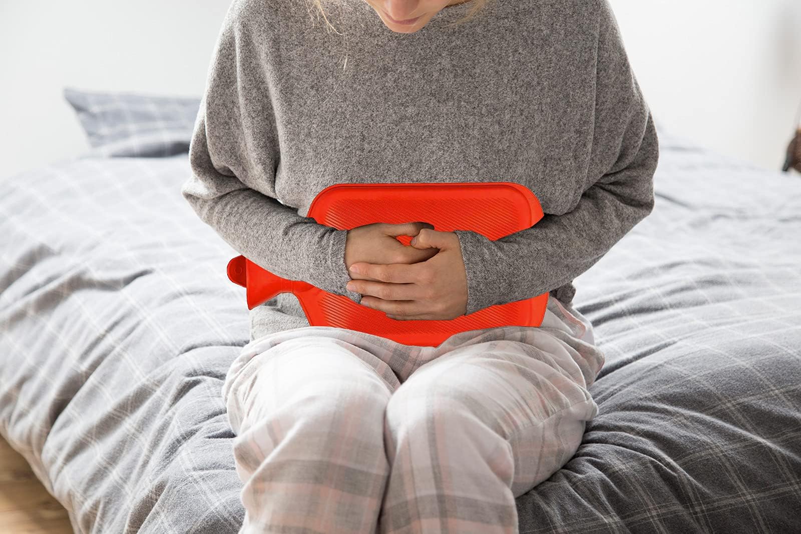 SteadMax [2 Pack] Hot Water Bottles, 2L (68oz) Natural Rubber -BPA Free- Durable Large Hot Water Bag for Hot Compress and Heat Therapy, Pain Relief Heating Pad, (Random Colors)