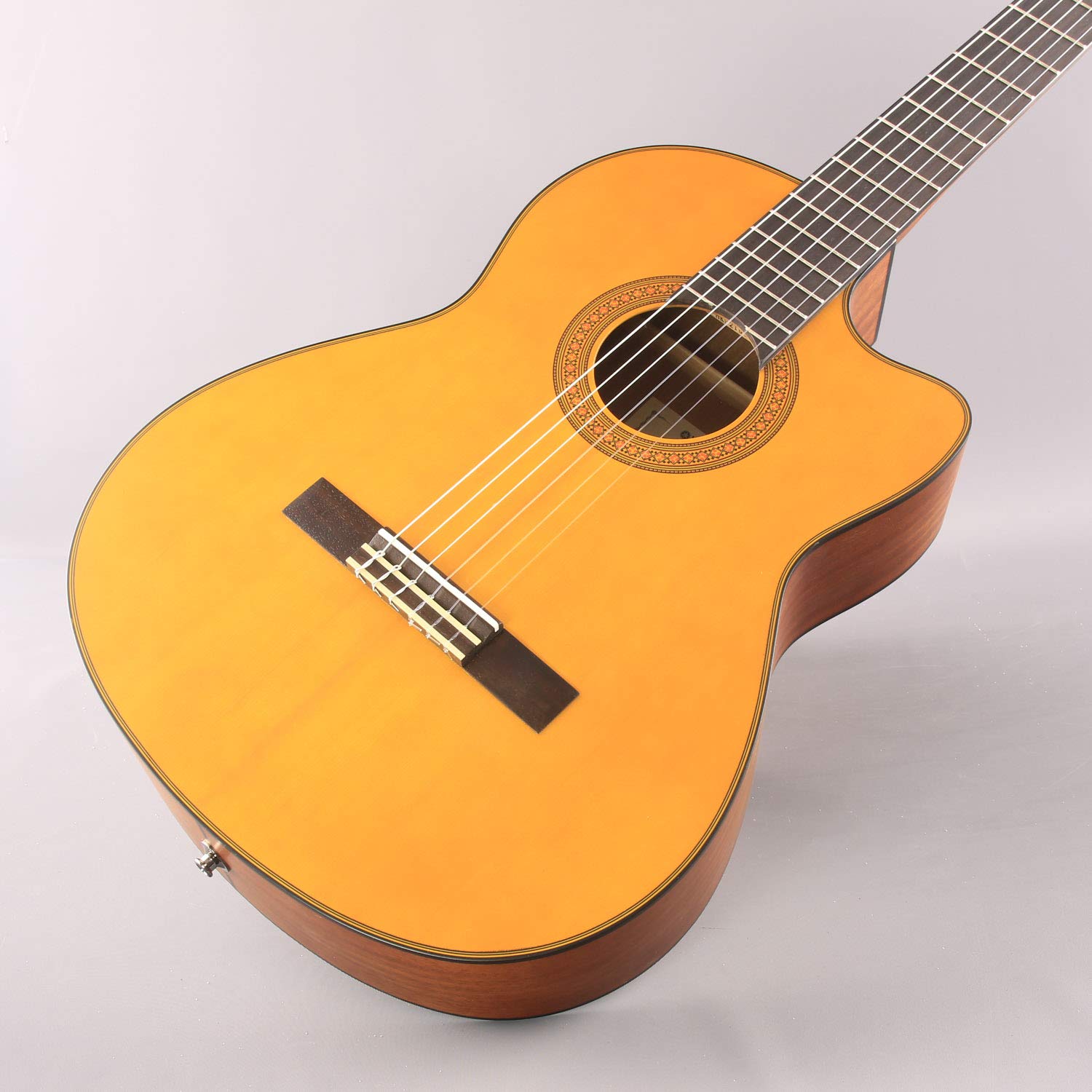 Yamaha CG122MCH Solid Cedar Top Classical Guitar