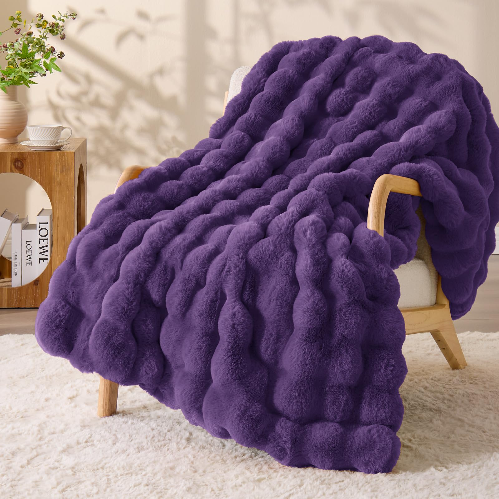 BEDELITE Faux Fur Throw Blanket, Soft Cozy Plush Dark Grey Bubble Blanket for Couch Sofa Bedroom Living Room Decor - 870GSM Thick Warm Fuzzy Fluffy Faux Rabbit Fur Blanket, 50x60 Inches