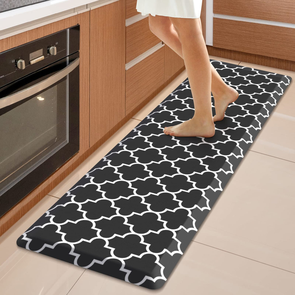 WISELIFE Anti-Fatigue Cushioned Kitchen Mat / Rug ,17.3"x 28",Non Slip Heavy Duty PVC Ergonomic Waterproof Comfort Rugs for Floor Home, Office, Sink, Laundry,Black