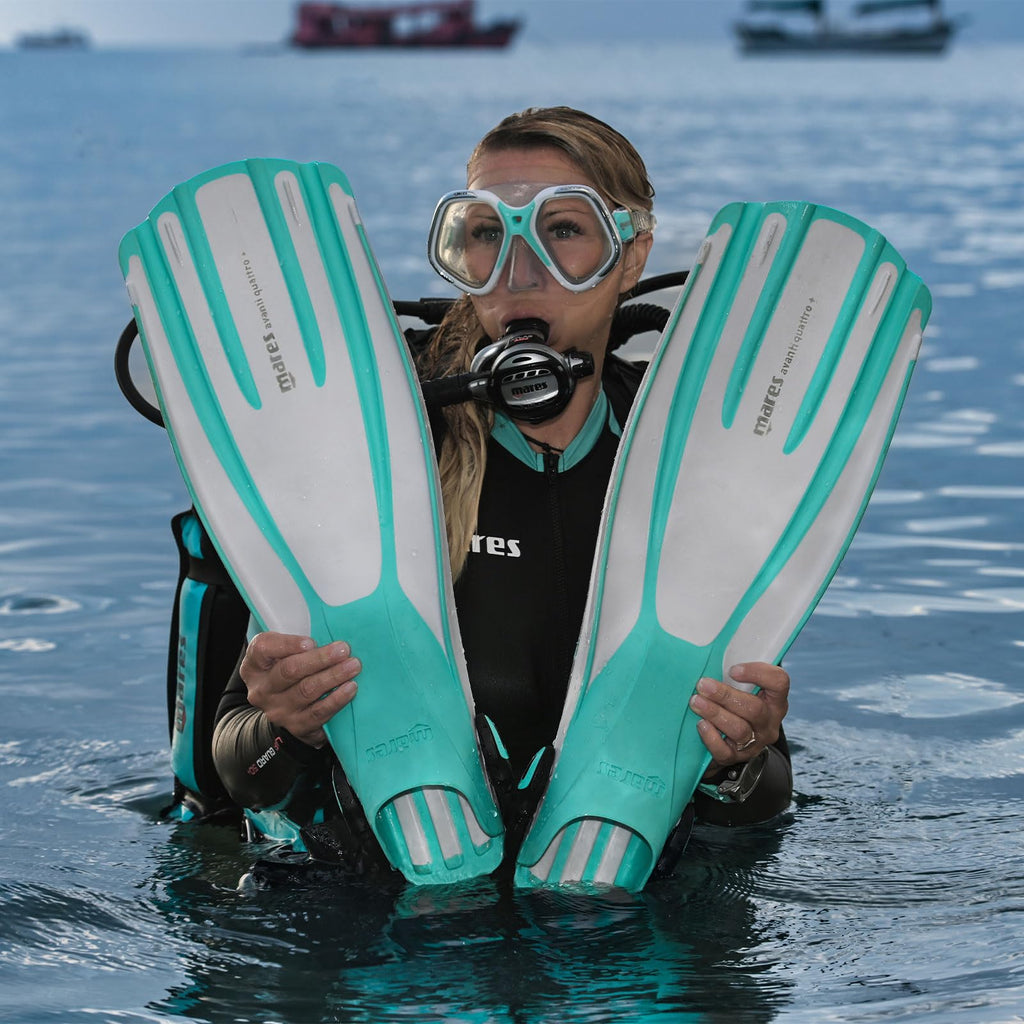 Mares Unisex Adults Avanti Quattro + Diving Fins - Durable Efficient Versatile Open-Heel Scuba Fins with Four-Channel Design & Bungee Strap