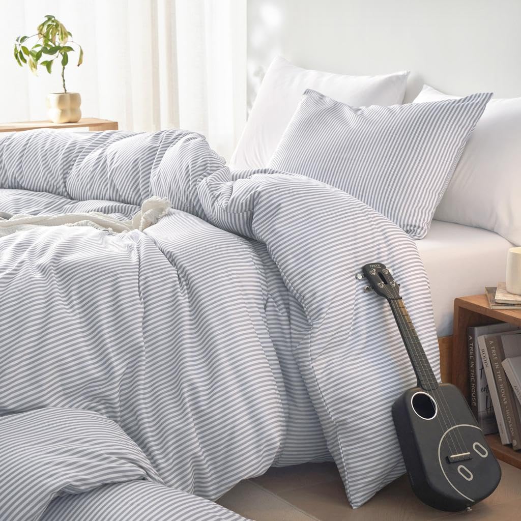 Wake In Cloud - Striped Comforter Set, Ticking Stripe Vertical Pinstripe Neutral Farmhouse Pattern Printed, Soft Lightweight Bedding, 3 Pieces, Blue White, Twin/Twin XL Size