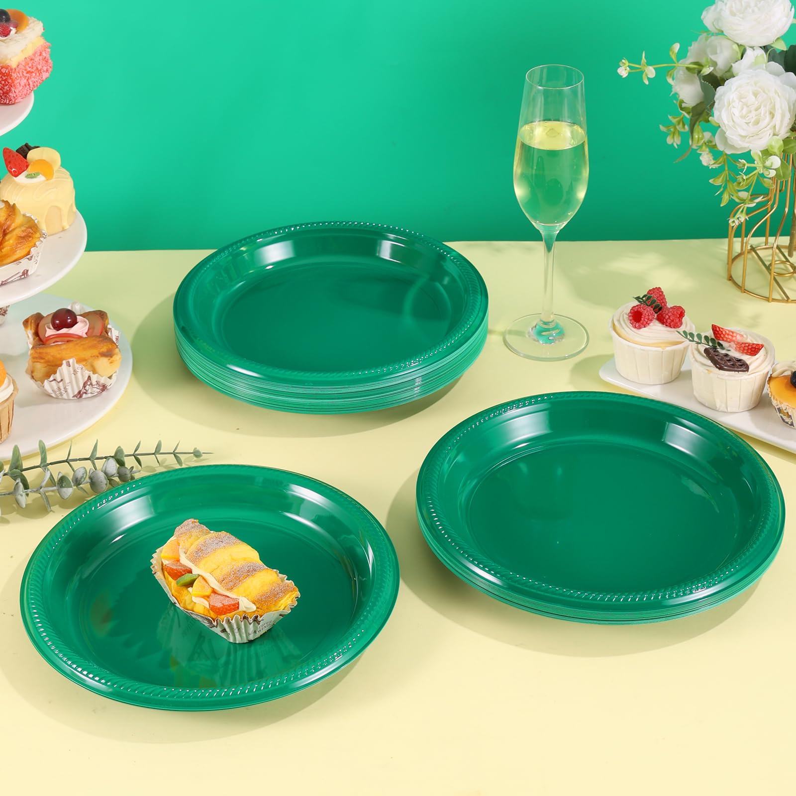 50 Pcs Black Plastic Plates, 10 Inch Black Plates, Black Party Plates Disposable for Birthday Weddings Fathers Day World Cup