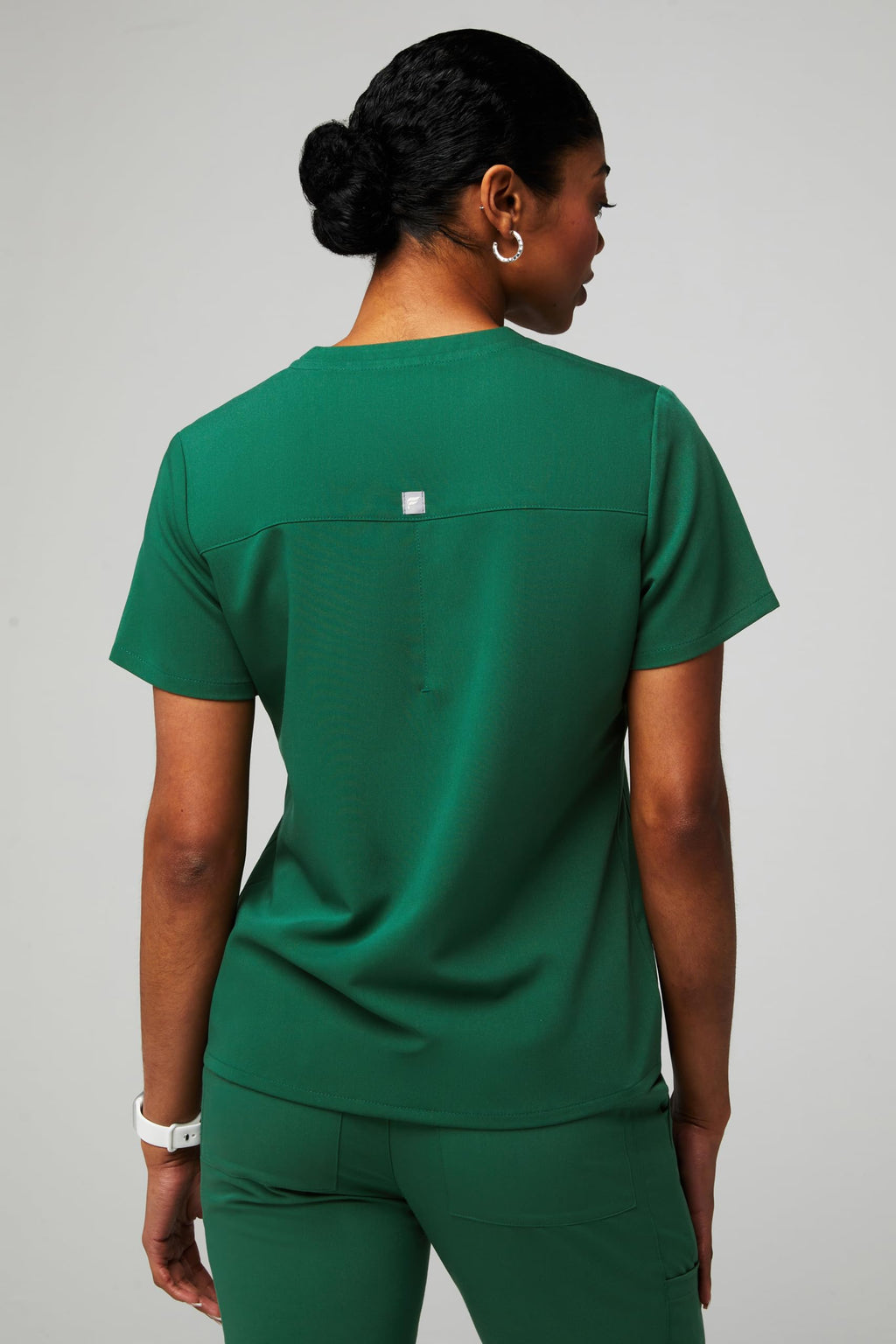 Fabletics Women's Vital 1-Pocket Scrub Top - MotionTech, Wrinkle-Resist, Chest Pocket, Anti-Shrink, Semi-Slim Fit