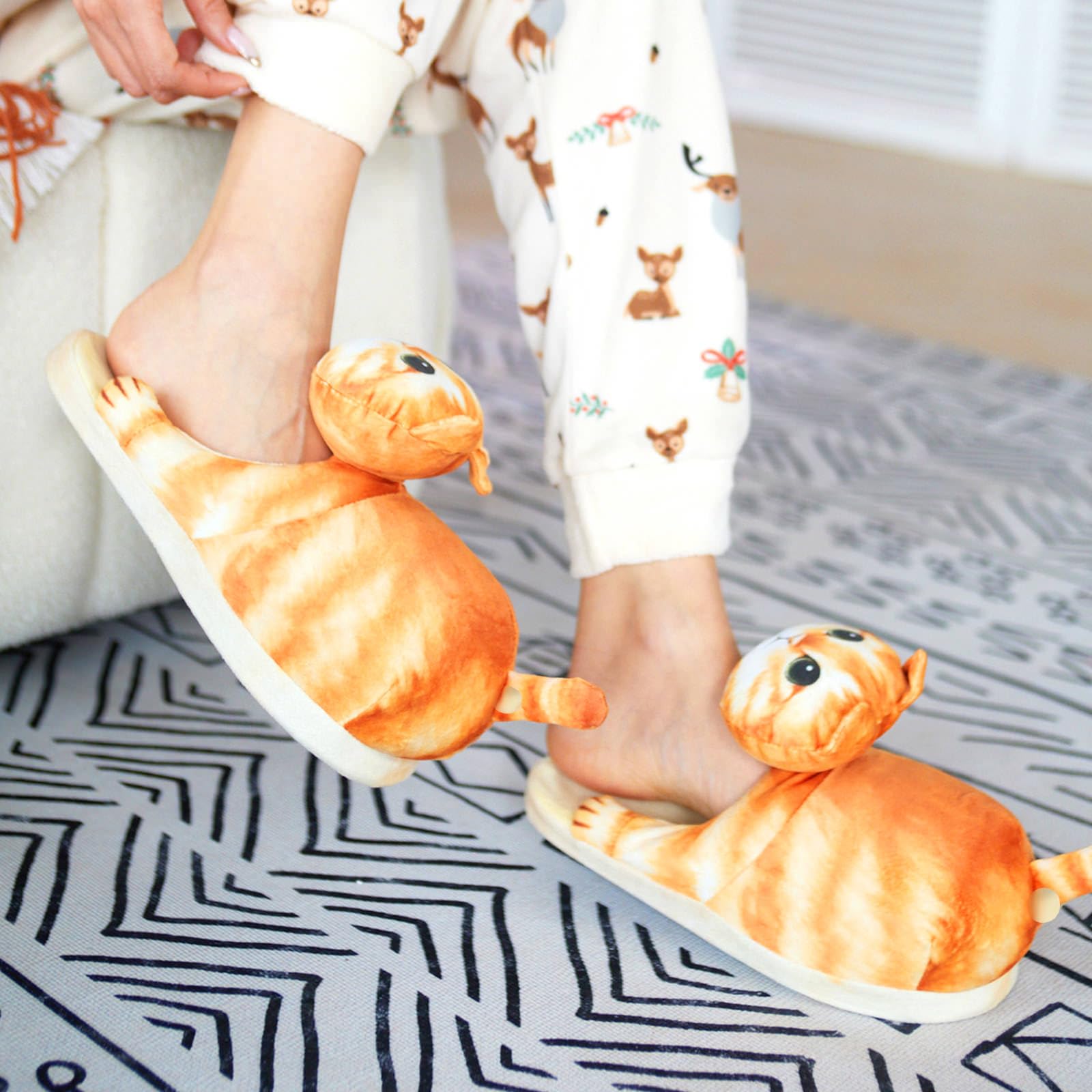 Funny Cat Slippers for Women,Fuzzy Animal Indoor House Shoes with Soft Memory Foam,Comfy Plush Warm Slip-on Slippers,Cat Gifts for Cat Lover