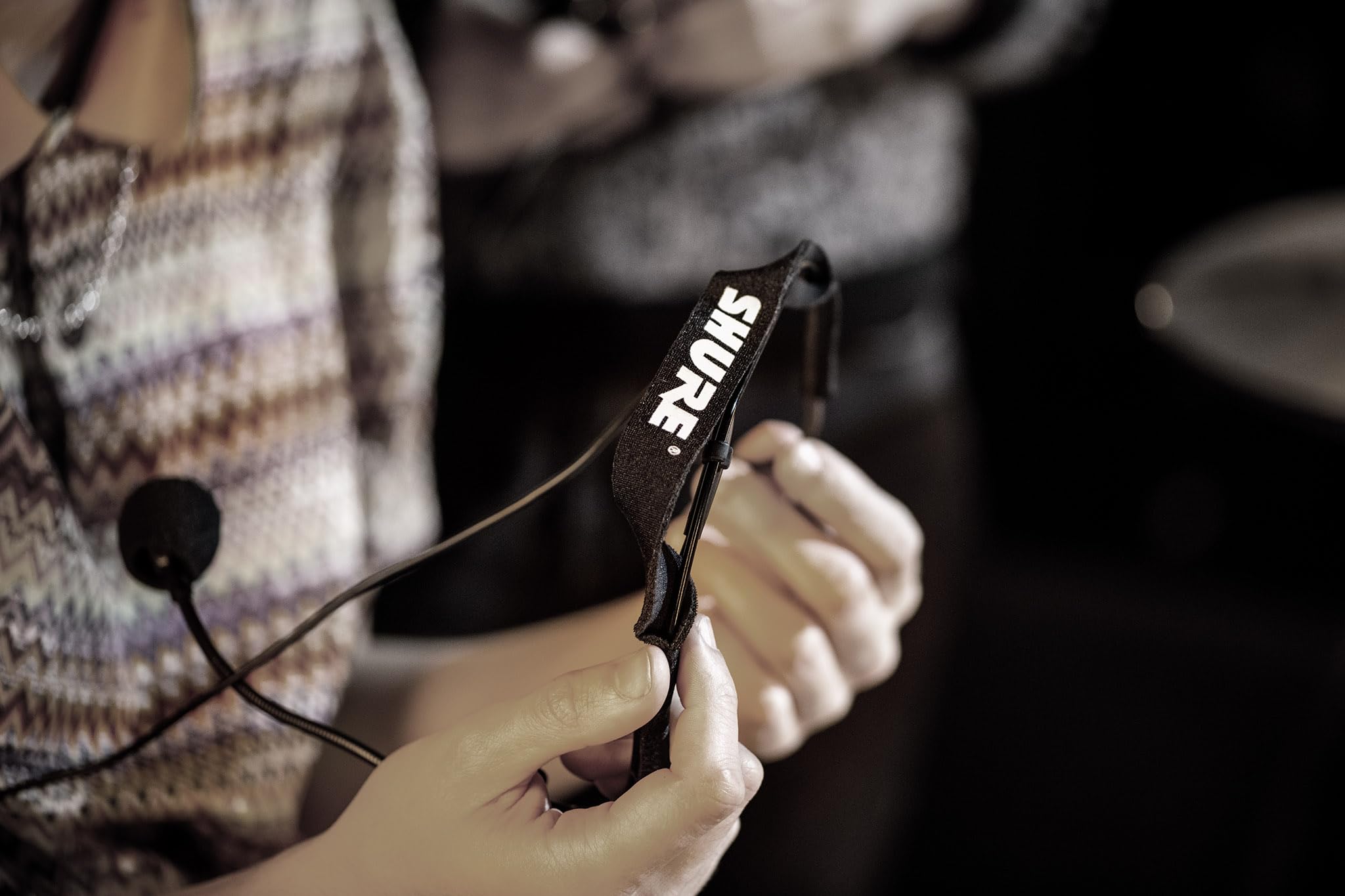 Shure WH20 Dynamic Headset Microphone - Rugged, Lightweight, Secure Fit for Active Mic Users, for Instructors/Musicians, Right-Angle 1/4 (6.3mm) Connector for Unbalanced Mic Input (WH20QTR)