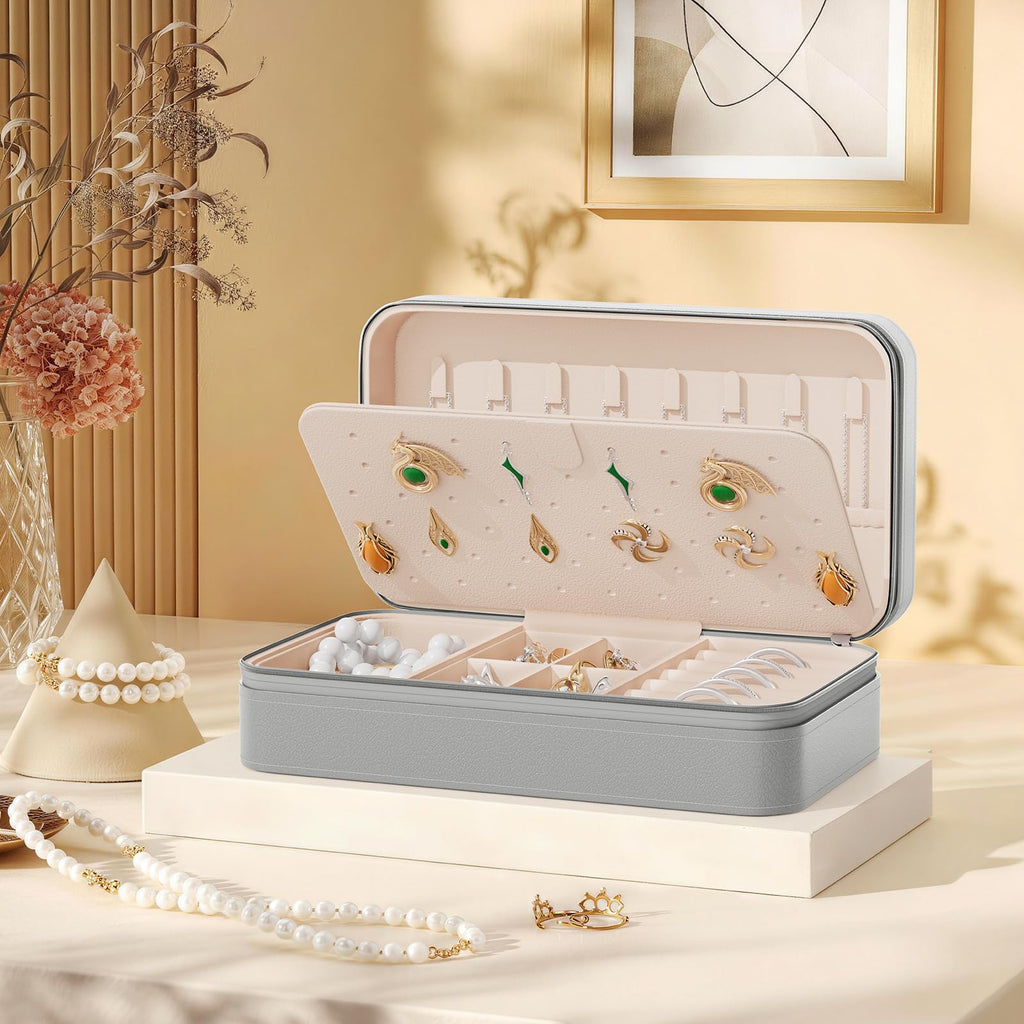 DesignSter Travel Jewelry Box, PU Leather Portable Jewelry Case, Small Jewelry Boxes for Gifts, Travel Jewelry Organizer for Women Rings Earrings Necklaces Bracelets (Avocado Green)