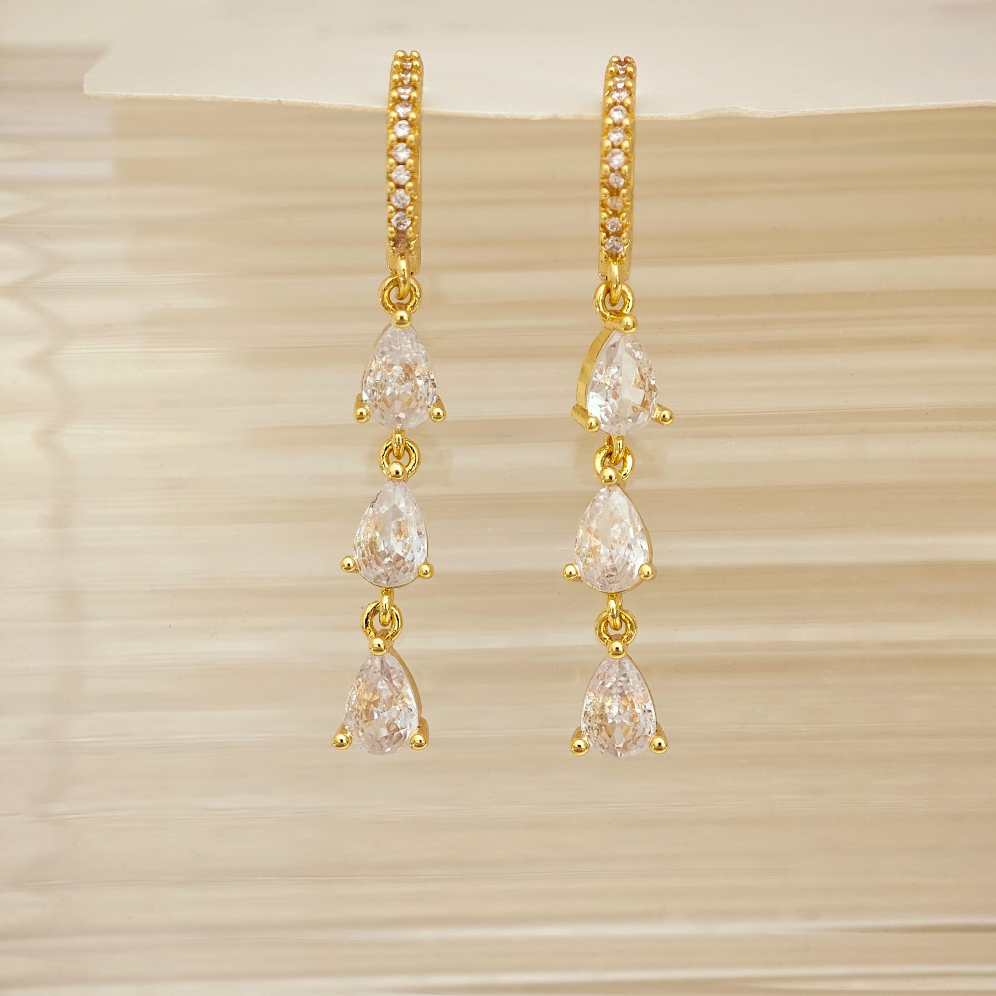 Gold Earrings for Women Trendy, Simple Dainty 14K Gold Plated Paperclip Square Chain Link Dangle Hoops Earrings Pin Stud Huggie Earrings Lightweight Hypoallergenic Minimalist Aesthetic Gold Jewelry for Christmas Gifts