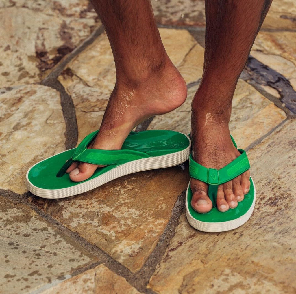 OluKai Leeward Men's Beach Sandals, Quick-Dry Flip Flop Slides, Water Friendly Versatility & Wet Grip Traction, Comfort Fit & Arch Support
