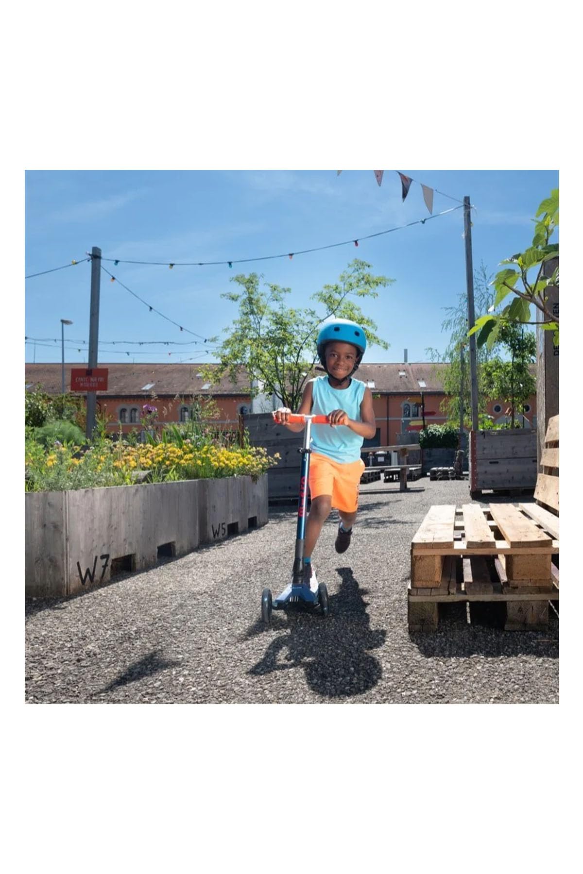 Micro Kickboard | Maxi Foldable LED Kids Scooter for Ages 5-12 | Children up to 110 lbs | 3 Wheel Lean-to-Steer Design | Adjustable T Bar | Smooth Ride, Motion Activated PU LED Wheels | Swiss Design