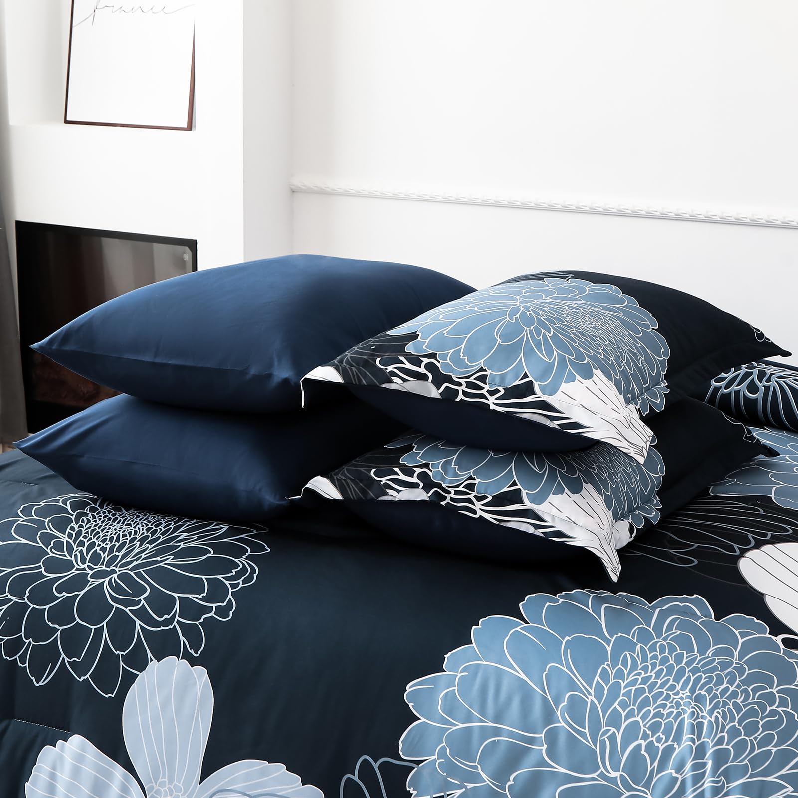 Yiran 7 Pieces Bed in a Bag Blue Floral Comforter Set Queen Size Flowers Comforter Set Soft Microfiber Bedding Set (1 Comforter 1 Flat Sheet 1 Fitted Sheet 2 Pillowshams 2 Pillowcases)